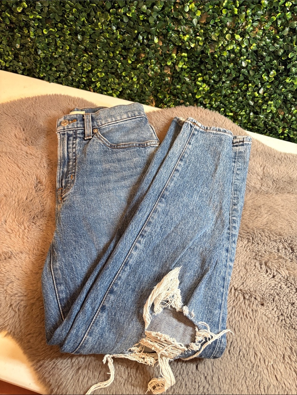 Madewell The Perfect Vintage Straight Jean Size 25P